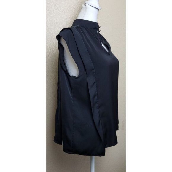 Who What Wear Black Flowy Mock Neck Peplum Blouse Size Medium - Picture 2 of 9